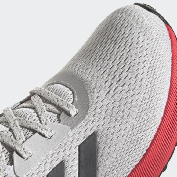 Adidas Women’s Astrarun - NWT - Picture 9 of 9